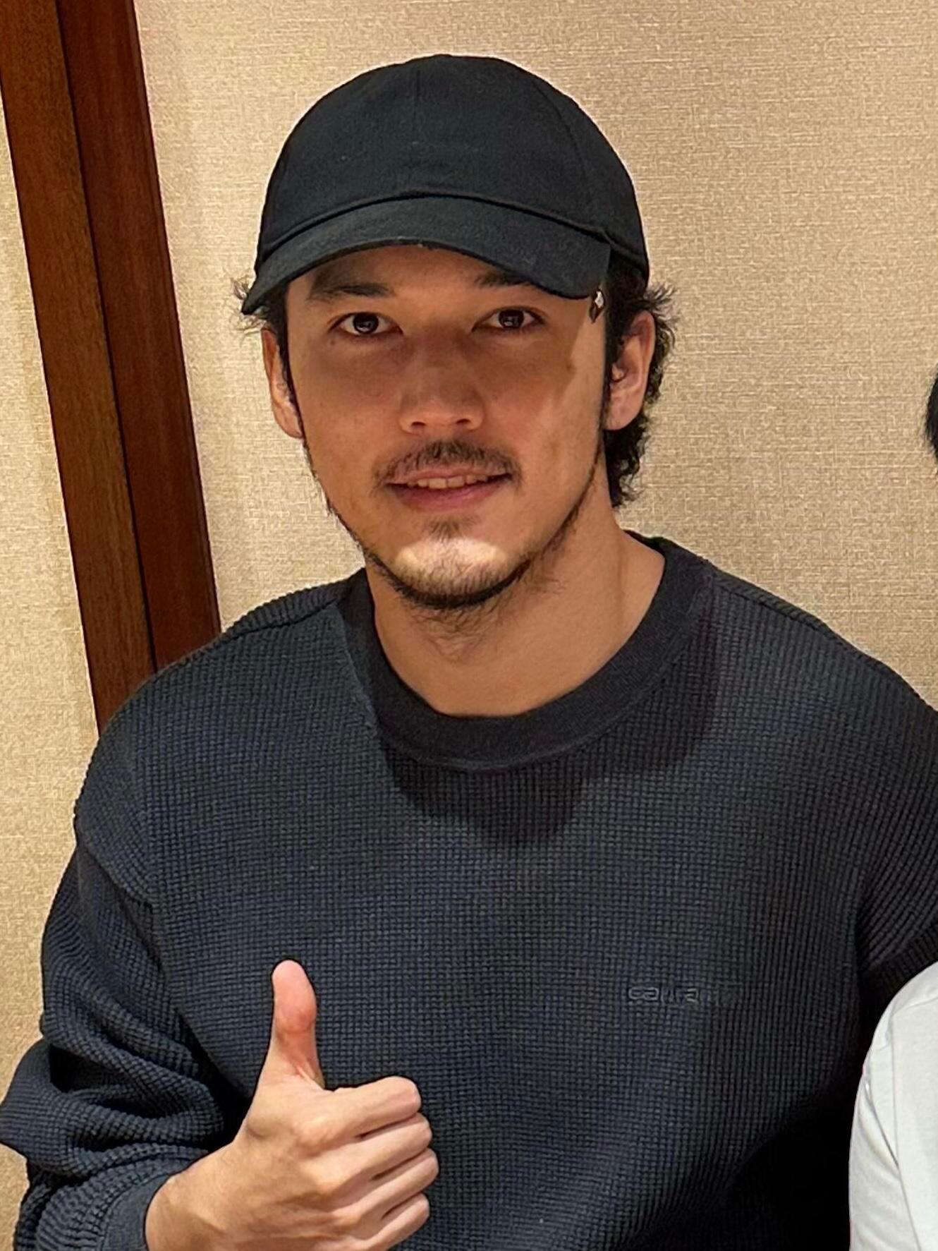 陈牧驰宣布与经纪人终止合作没想到他和陈冰在一起那么久还有粉丝，粉丝喜欢他什么呀？