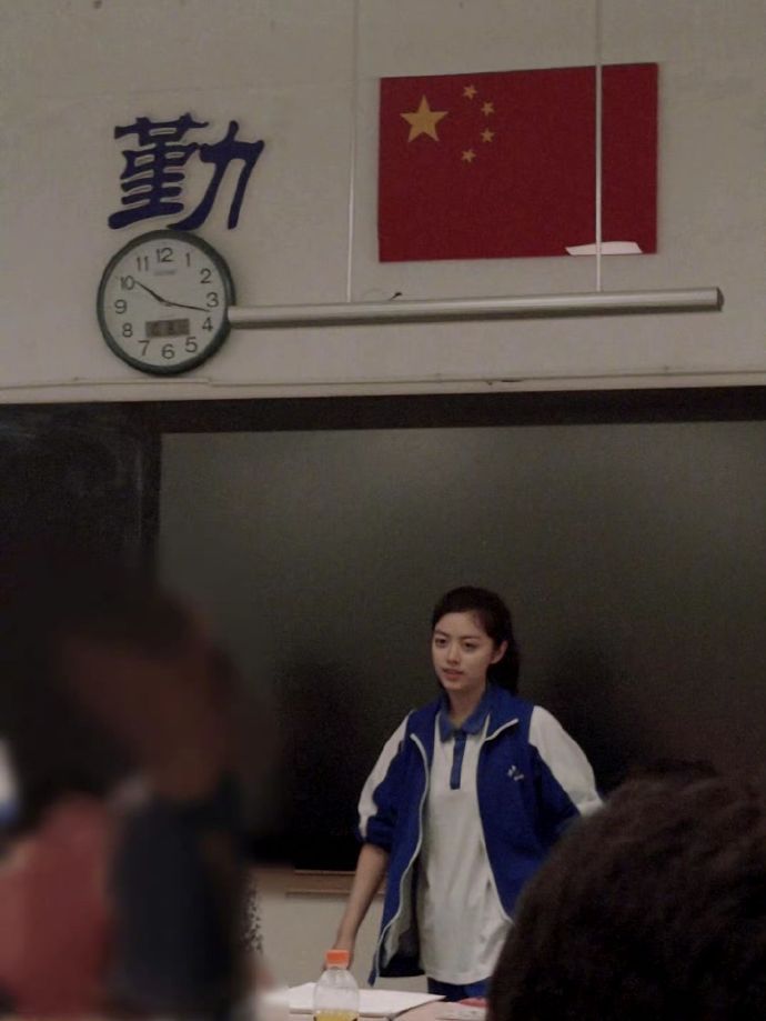 一年级里的小苹果今年高考小苹果安淇尔今年高考 ！！！时间过得好快娱乐