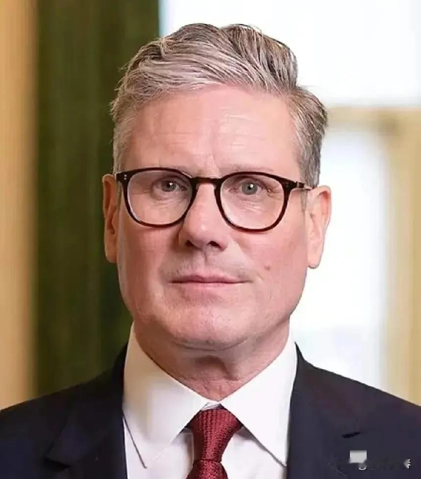 英法两国传来最新消息！
4月22日晚，英国和法国突然扔下个重要消息：俩国家要在伦