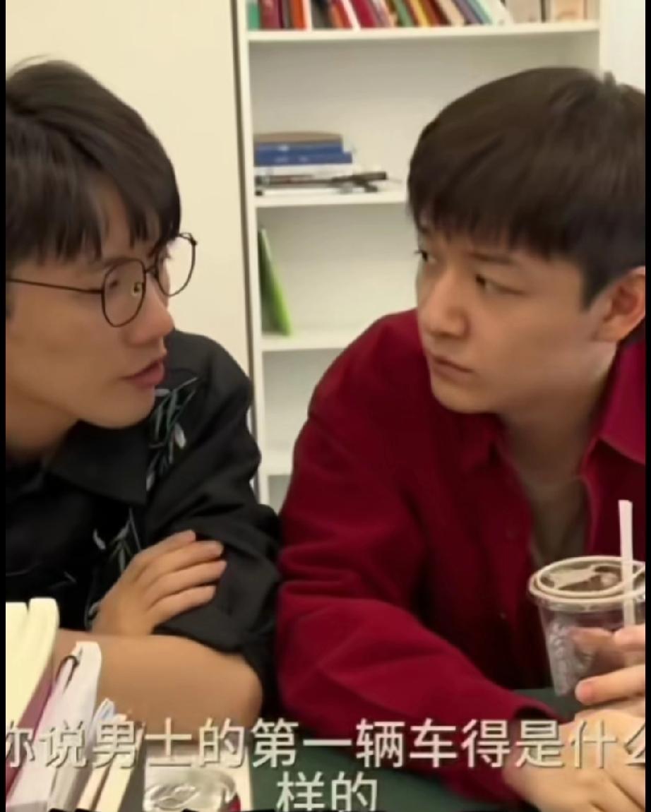 这车是真省油，就是太费驾驶员！都说三个女人一台戏，与辉同行的三个帅哥能给你整出更