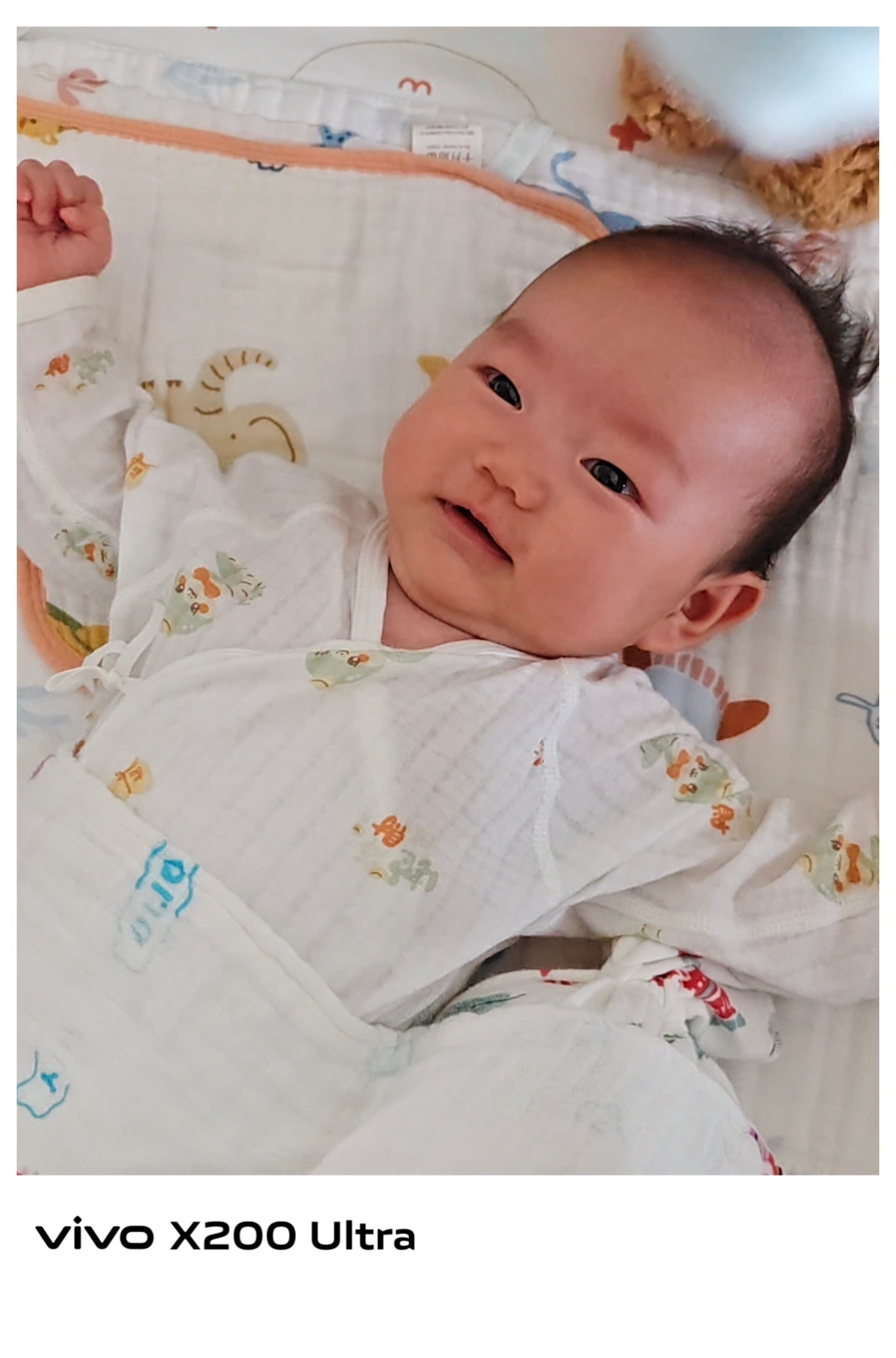 第一次抓拍到小宝在笑[心] ​​​