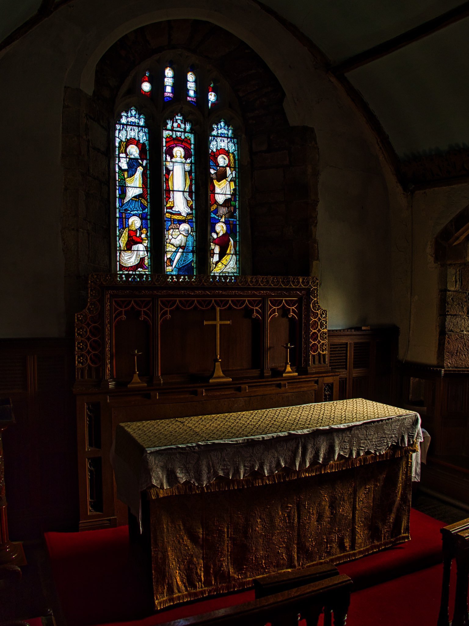 温柔和忧郁已离我远去边缘和旅程是我的命运。风暴和秋天带来死神光辉和五月带来幸运。