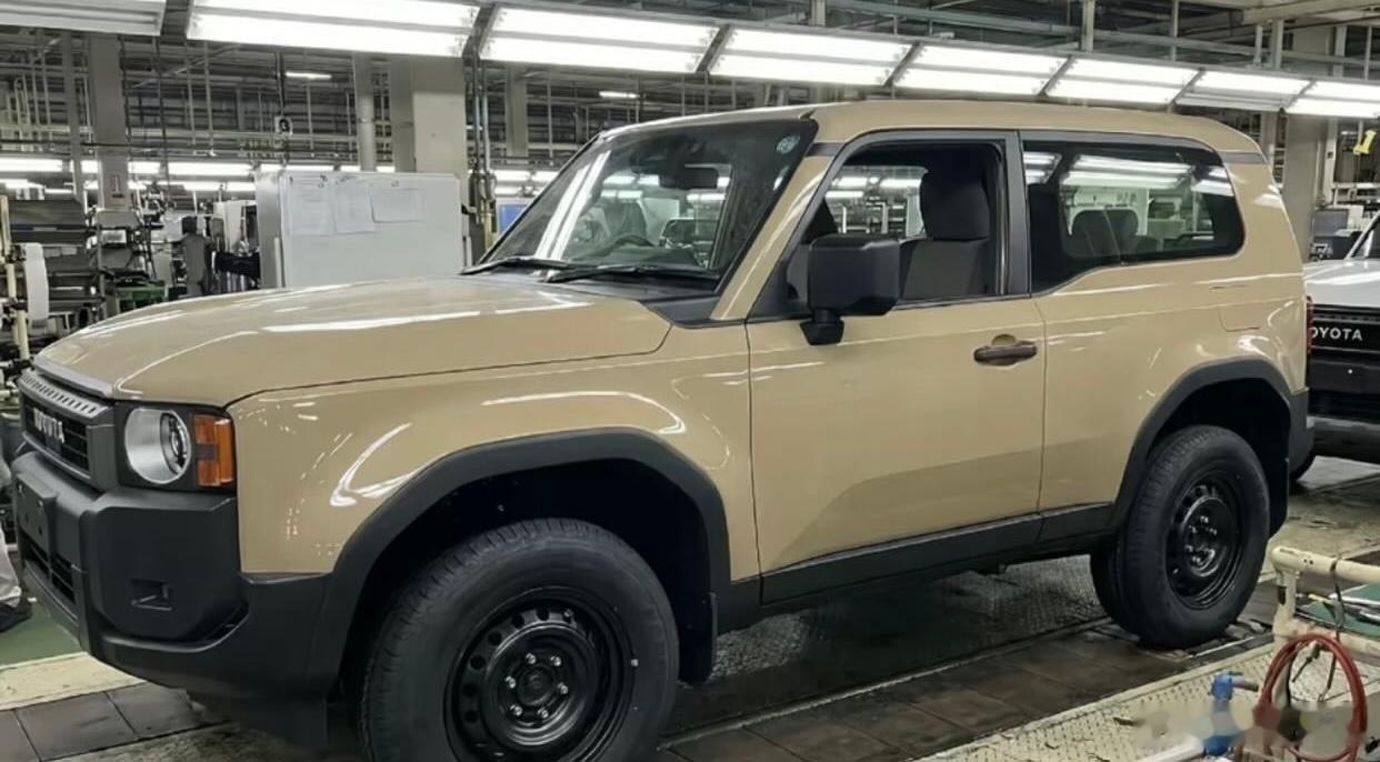 陆地巡洋舰  普拉多LC250-2丰田普拉多兰德酷路泽