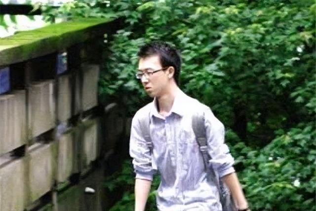 09年重庆状元何川洋，高考659分被北大拒绝：决不能录取这种学生
何川洋1991