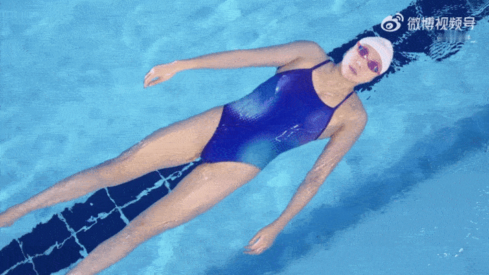 扛住压力！扛住极限！唐钱婷女子100米蛙泳霸气登顶，每一块金牌背后，都是日夜加练