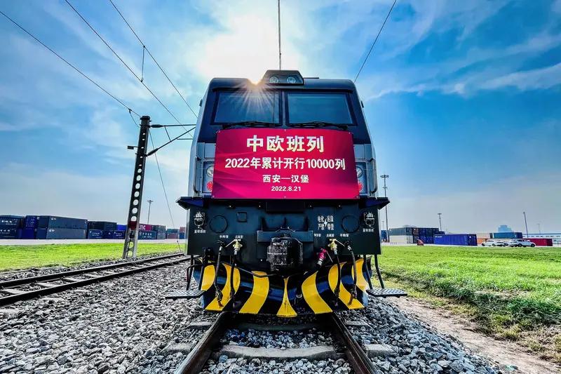 十万台空调坐专列直达欧洲，这事儿太牛了！今年欧洲遭遇极端热浪，多国高温预警频发，