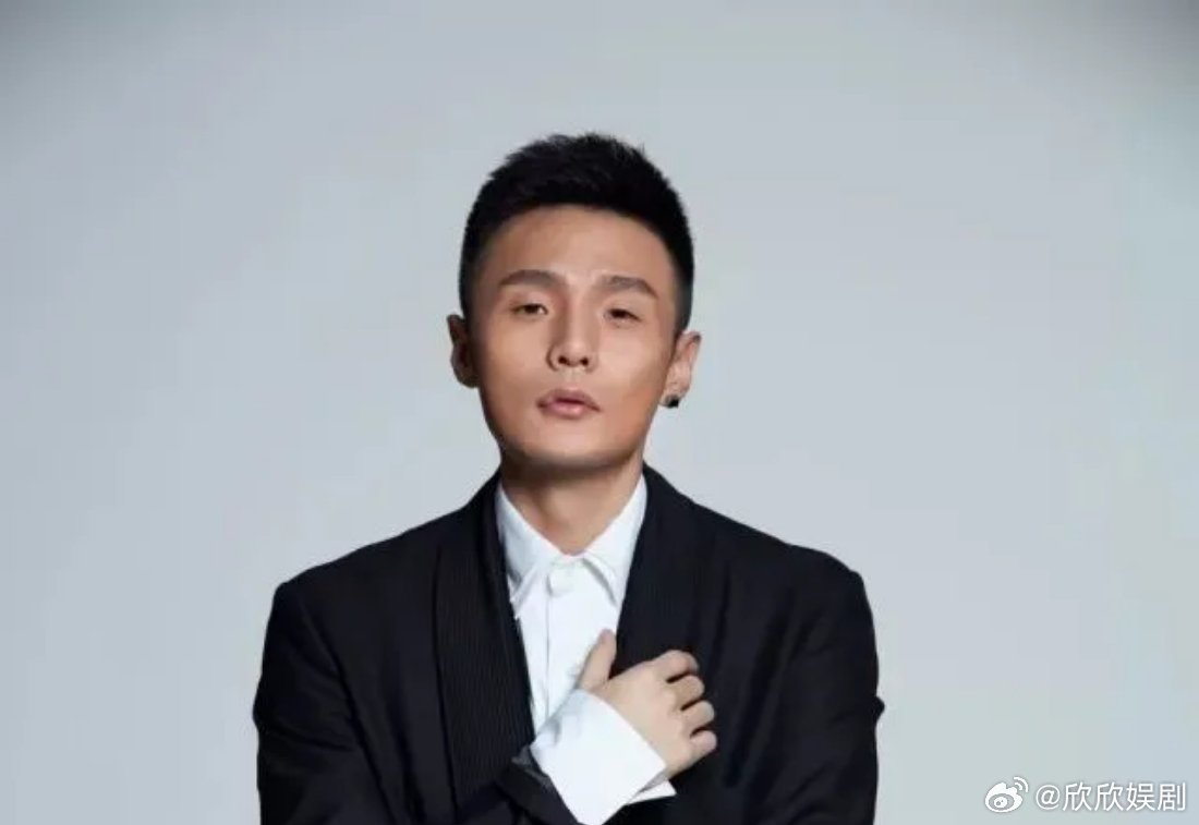 李荣浩只要不塌房他当不当明星，歌红不红已经不重要了，因为他这个人就像他自己说的那