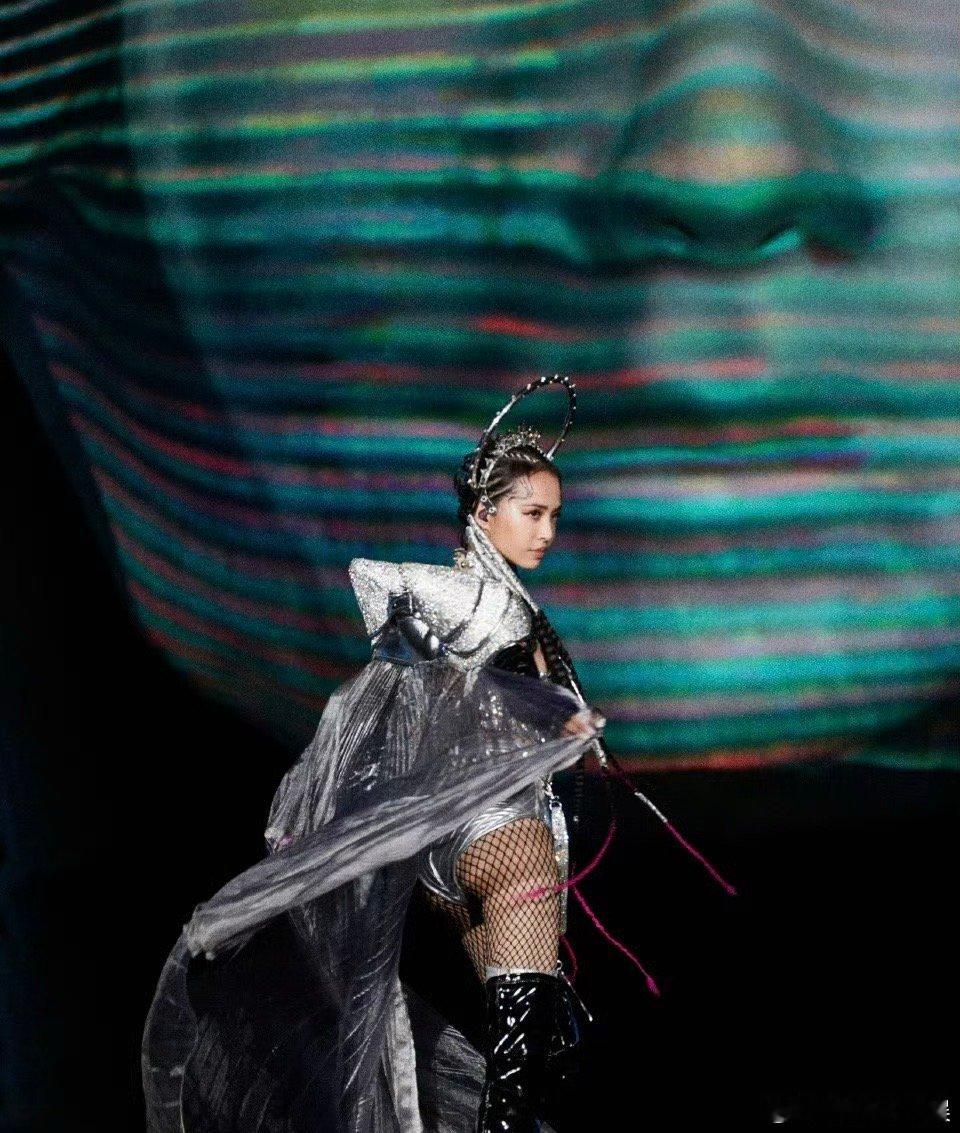 #蔡依林[超话]##蔡依林演唱会#真的太喜欢这样的演唱会了，而且对于我们来说其实