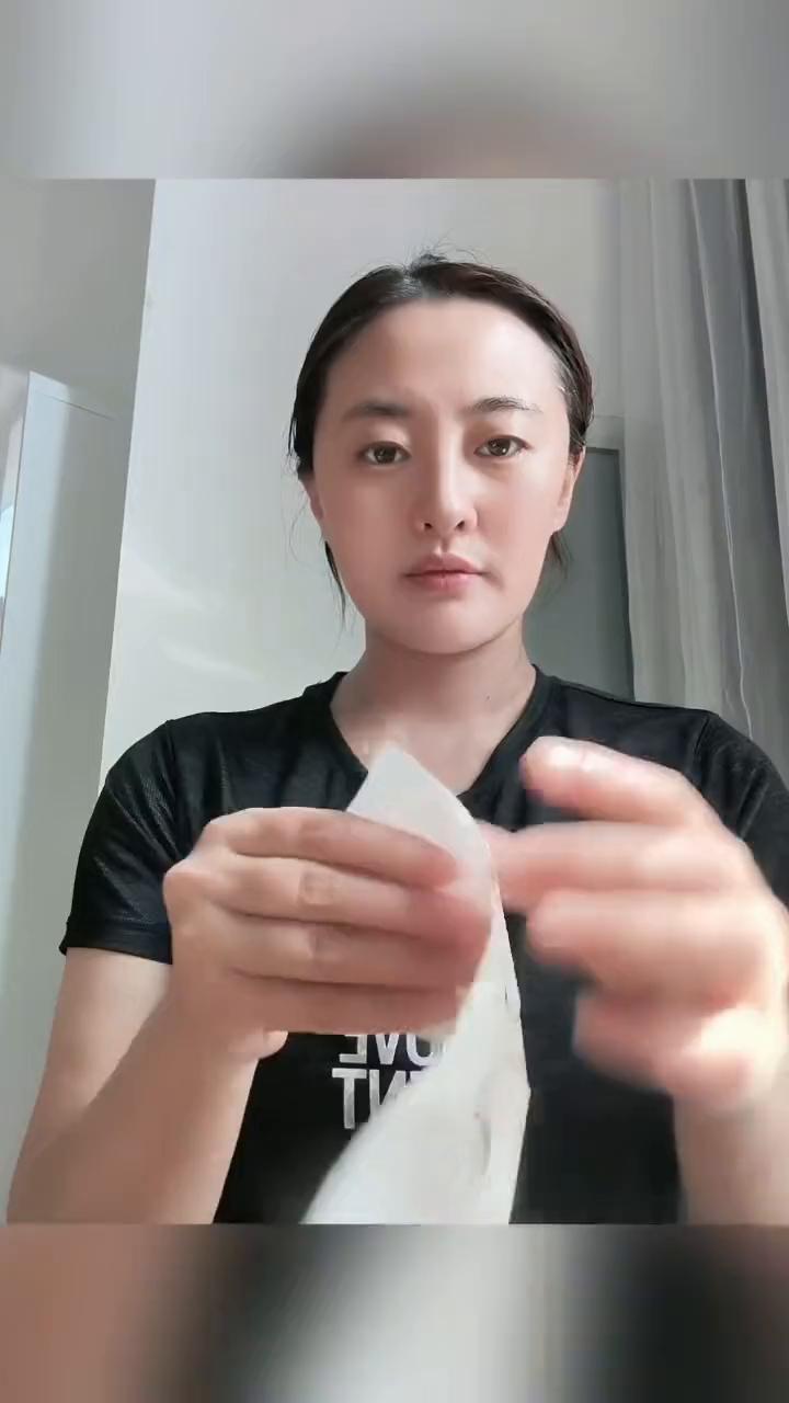 虽然这款眼膜很好用，但千万别着急买，我怕你错过三八节活动。就是这款悦蕾冻龄抗皱多