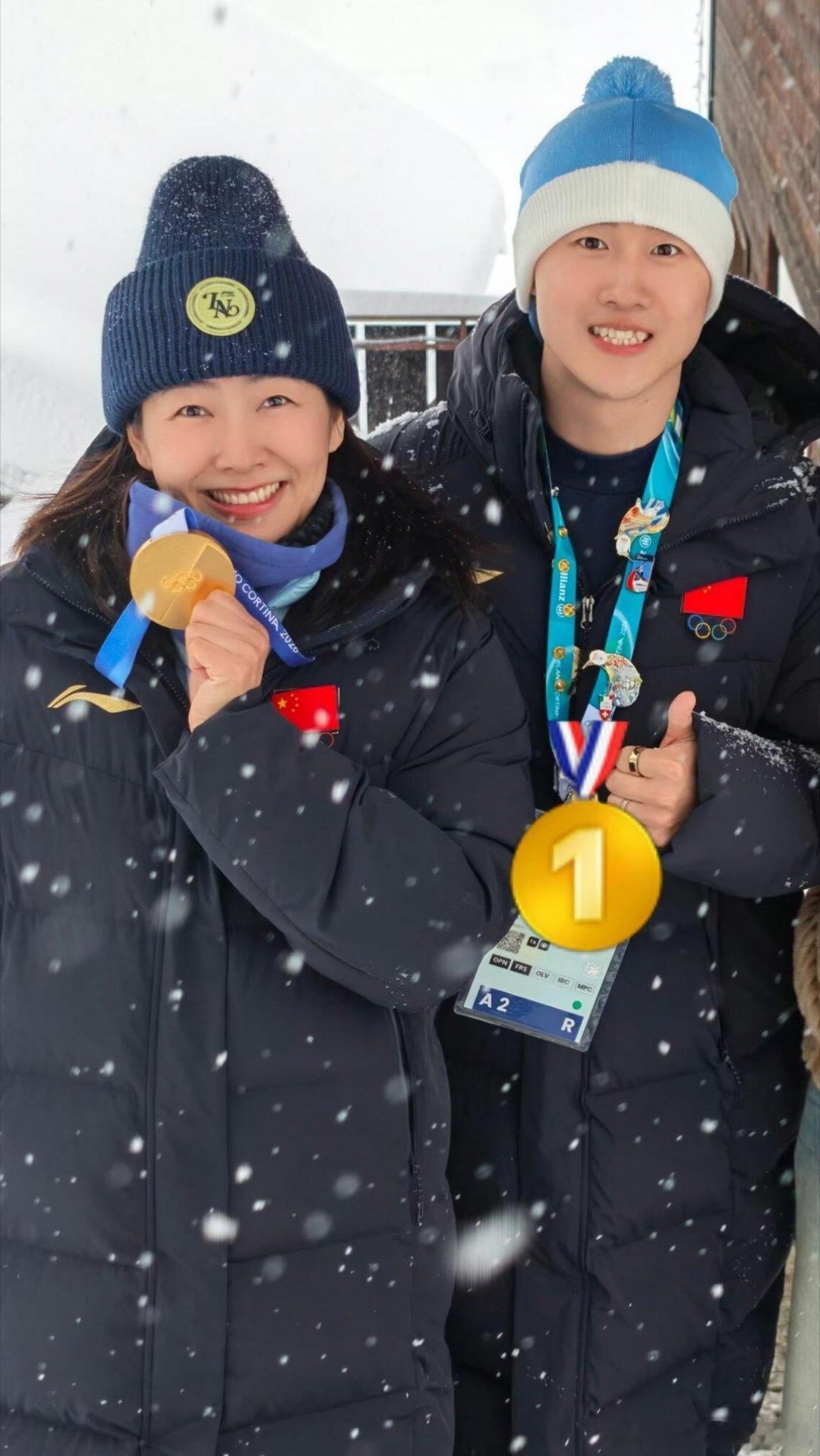 徐梦桃父亲微信回不过来女儿女婿都拿了金牌，双喜临门，大喜事必须好好庆祝一下 