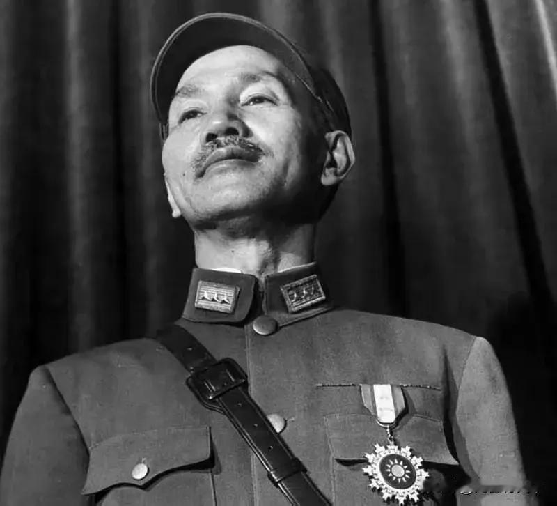 1931年8月22日，江西南昌，蒋介石曾说：亡于日本，能为亡国奴；亡于共党，为奴