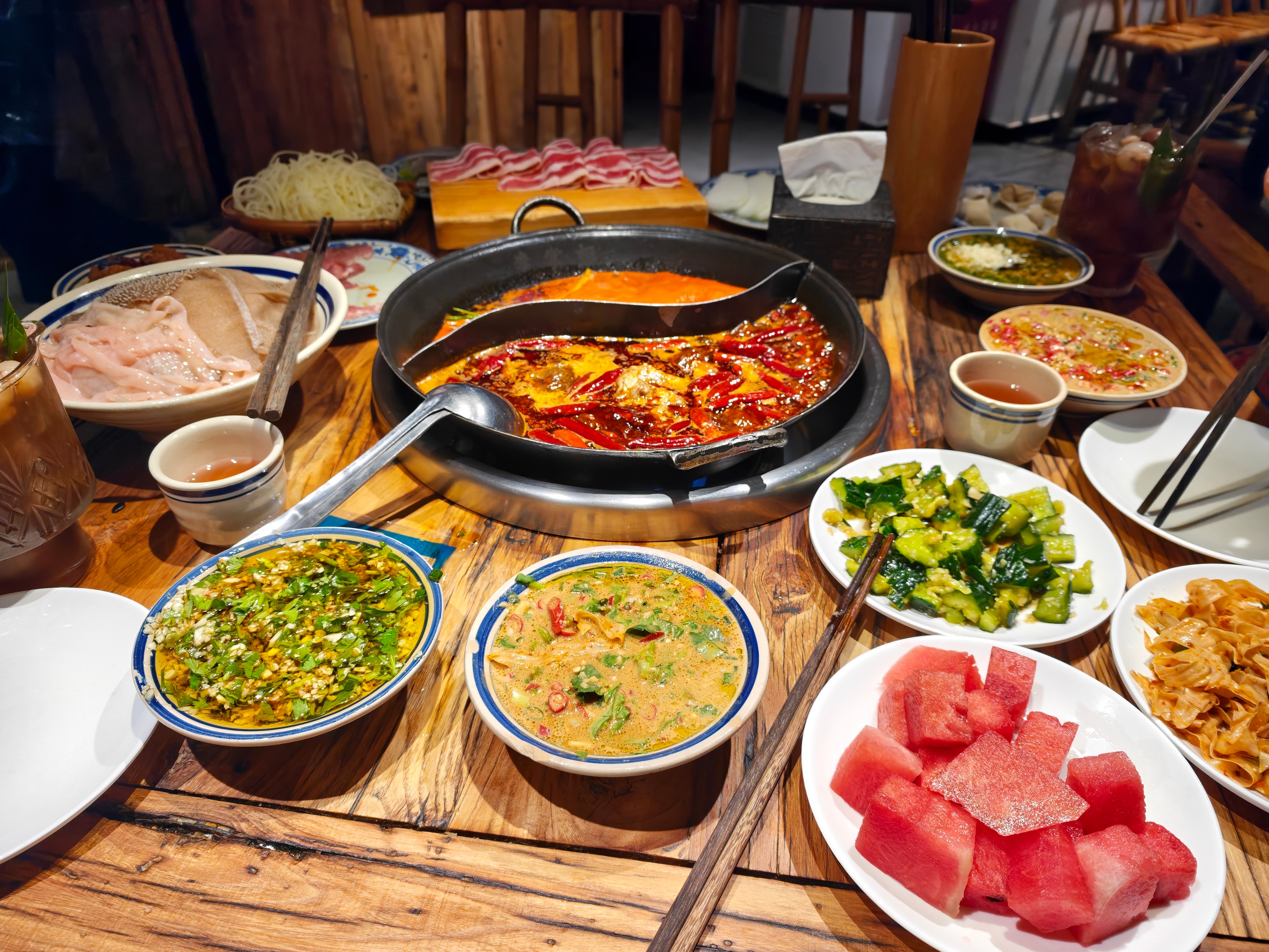 早上就去了医院一直到这会才做完检查今日第一餐饭，涮火锅！ 