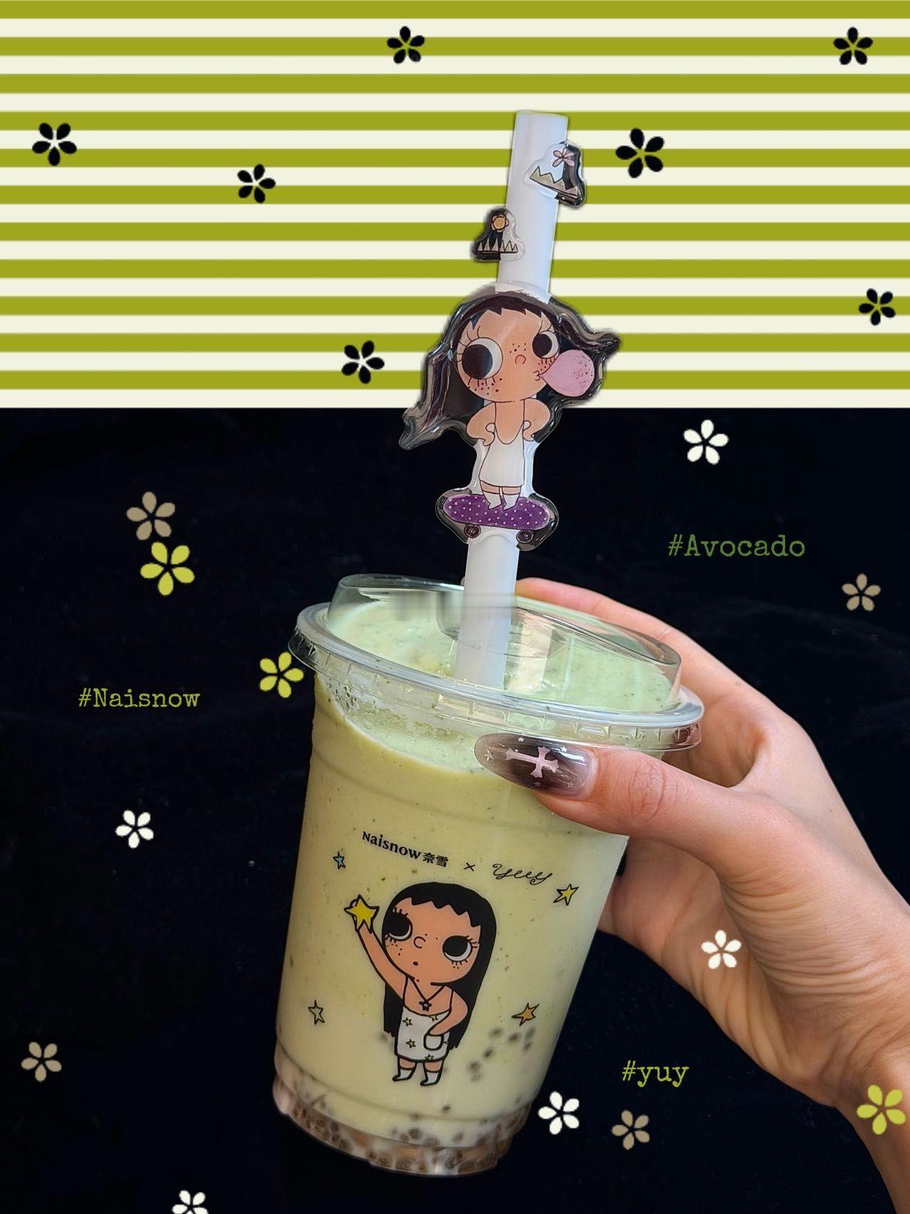 本命联名打卡完毕✅超能牛油果酸奶昔真的惊艳到我！牛油果绵密醇厚，酸奶融合得很顺滑