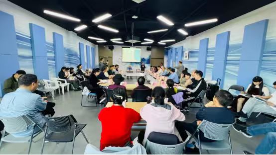 合肥市包河区图书馆举办研讨会，品读钱念孙新作《随时》