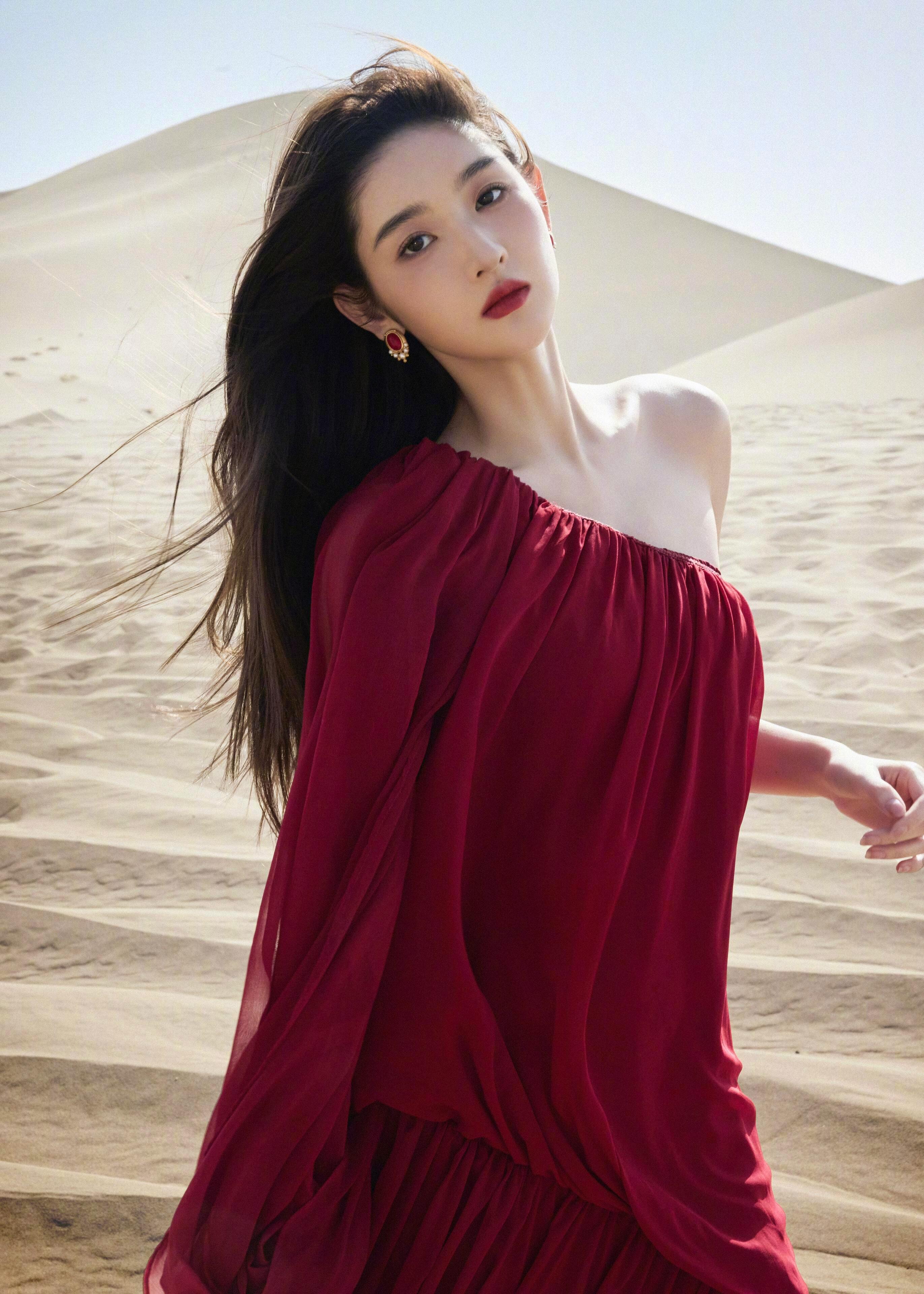 王玉雯硬照表现力好绝，美丽大气[好喜欢] ​​​