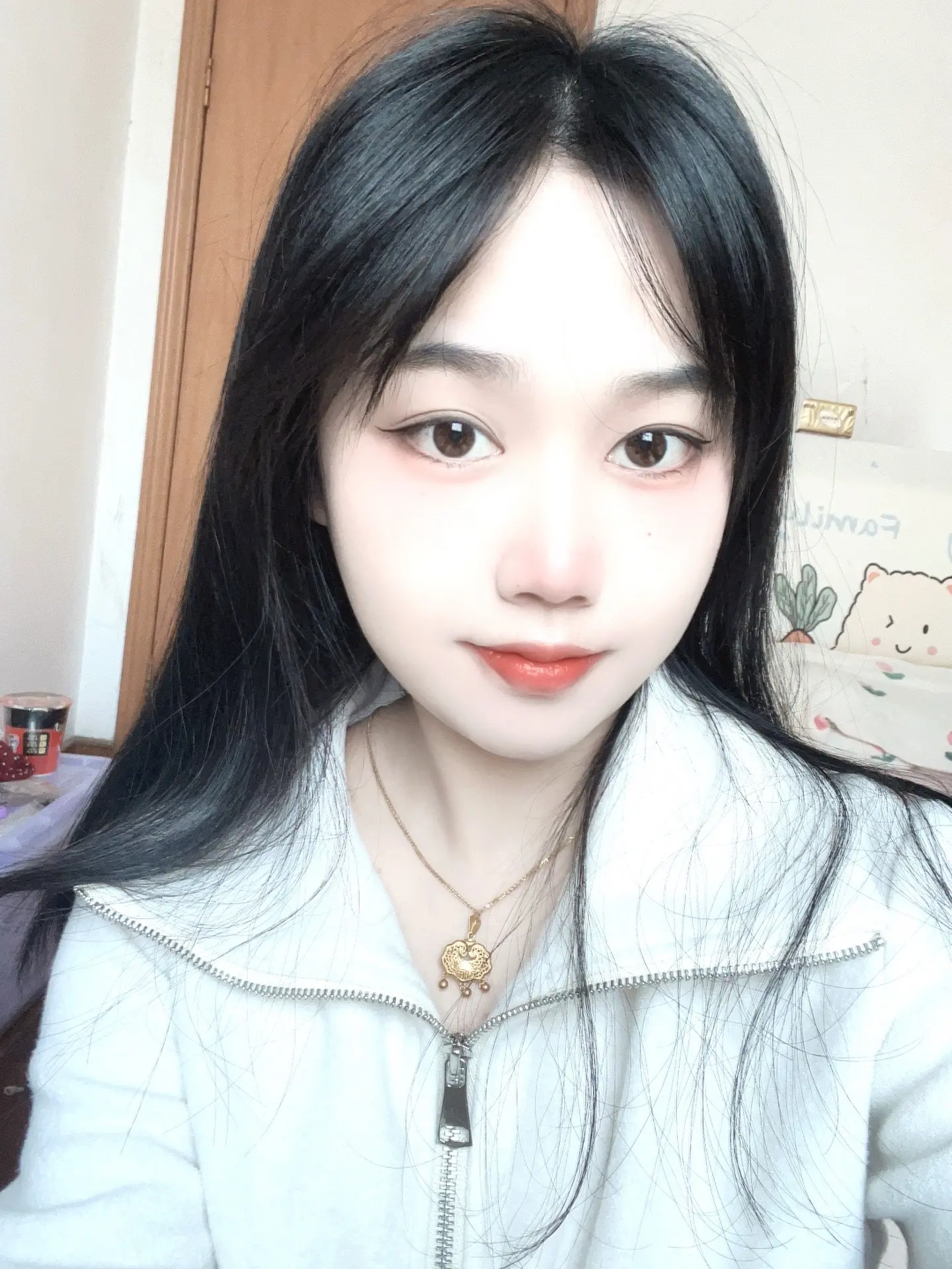 我也不差啊 要外貌有外套 要身材有体重 要智商有内伤 要存款有贷款.