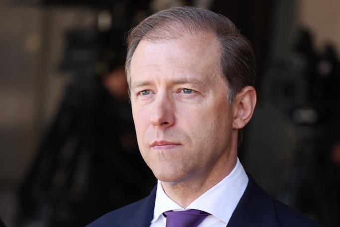 曼图罗夫：配备通用滑翔模块的航空炸弹射程已接近300公里 这些炸弹已改装为飞行模