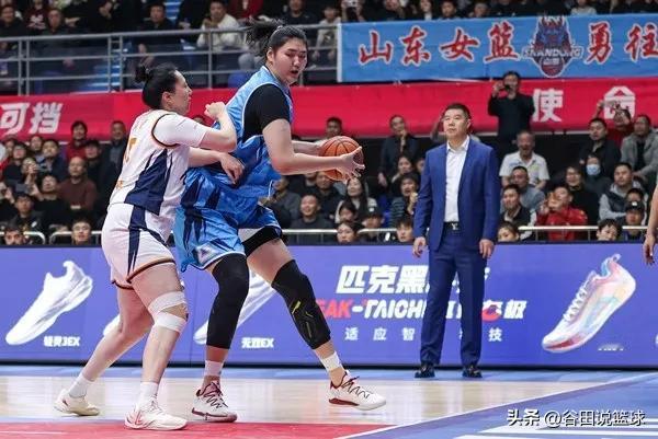 北京时间1月4日晚，18岁的女篮国手张子宇迎来个人职业生涯首秀，在WCBA山东女