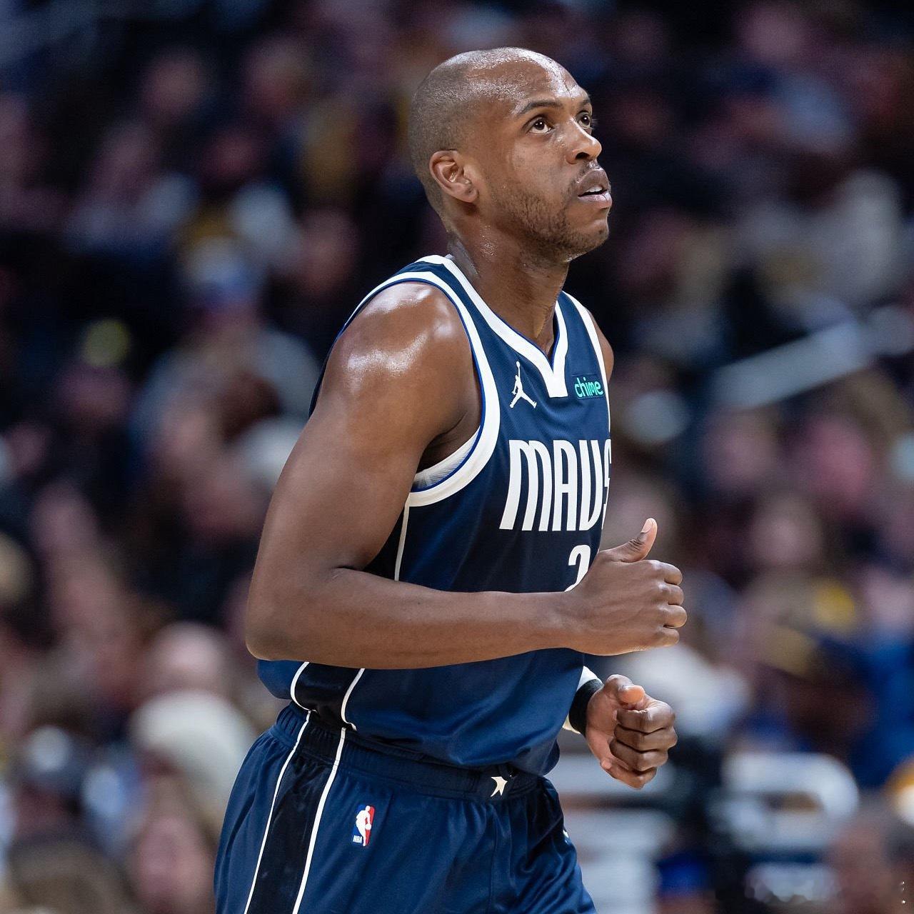 Stein：米德尔顿正在考虑是否和独行侠买断，加入季后赛球队，掘金等队对他有意。