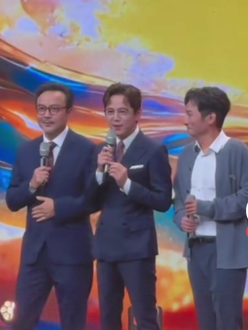 李维嘉回归，再次与汪涵、何炅同台，突然有种感觉：三个男人看起来老多了。

汪涵和