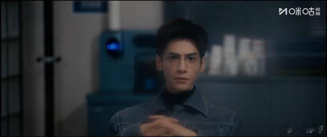 陈楚川拿捏人心绝了齐思哲差点被带崩心态 《剥茧》这集简直是心理战教科书！陈楚川一