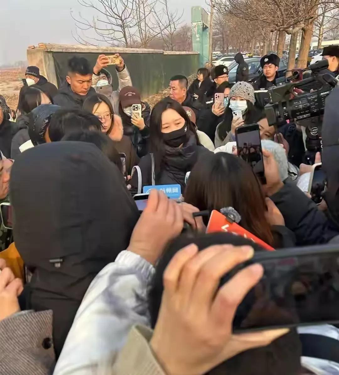 北京的李女士被骂惨了，被骂不是因为她把投毒的张某华送进监狱，而是投毒是危害公共安