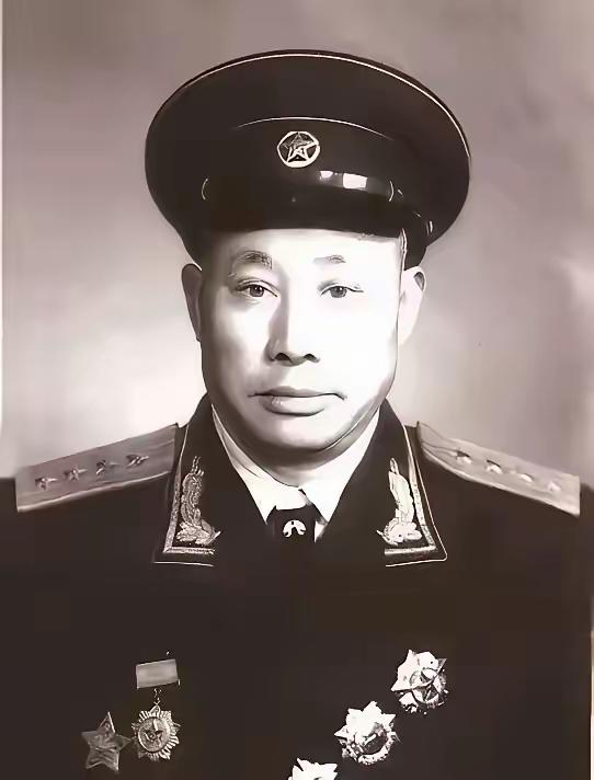 [月亮]抗战期间，飞夺泸定桥的二十二勇士幸存者刘金山，被5个日本兵包围，就在奋力