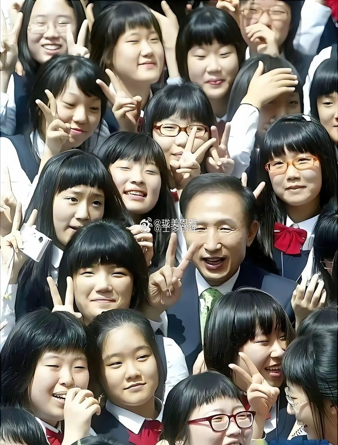 韩国的整容业为什么如此发达，看了第二张照片就知道了 