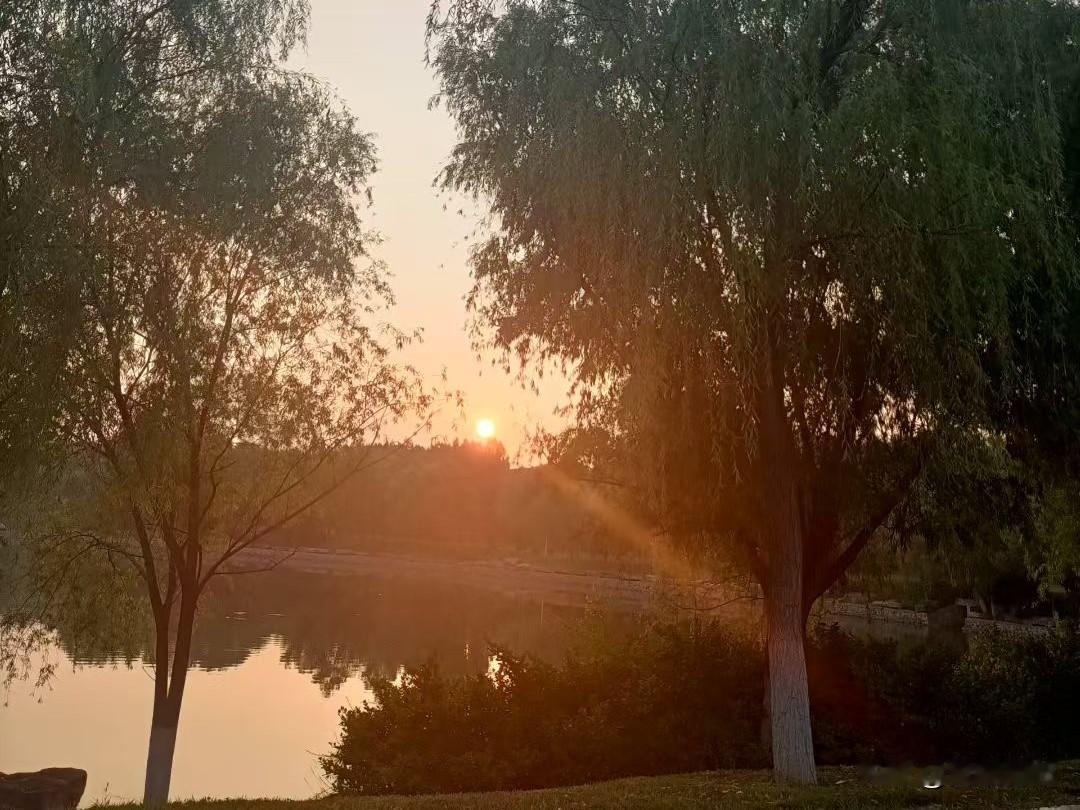 婆婆们，带娃从来不怕累，最怕的是这3点：
一、累的没价值。
婆婆日夜照看孩子、包
