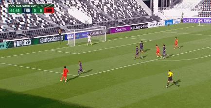 上半场-U23国足0-0泰国，王钰栋等球员没创造出什么机会，主裁判今天对我们U2