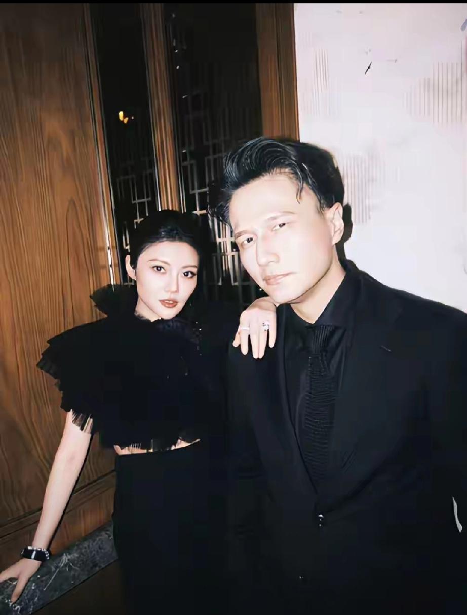 网友连发6篇长文劝离婚，尹子维硬核回应：我们不会离婚
 
        近日，