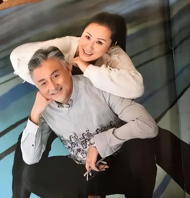 当年，演员钟淑慧签下一部大尺度限制级电影，她老公吴岱融气急败坏的找到剧组，甩出一