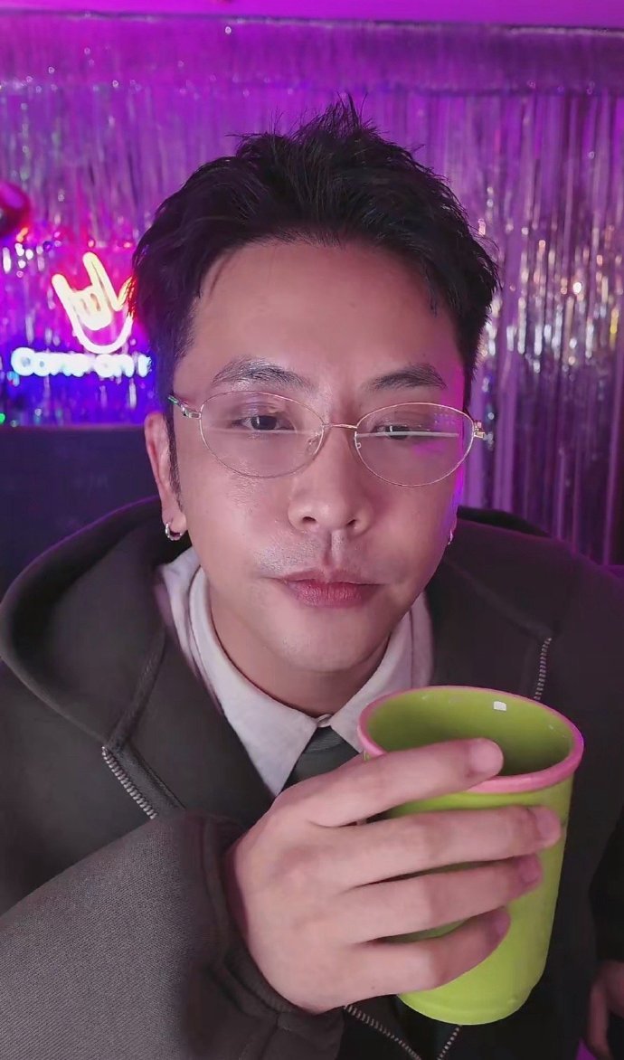 梁淞直播梁淞深夜直播 梁淞深夜直播 