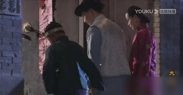 《大宅门》里的浪漫，是拿真人的血糊的滤镜。
1920年代末，京城乐家大宅的庭院