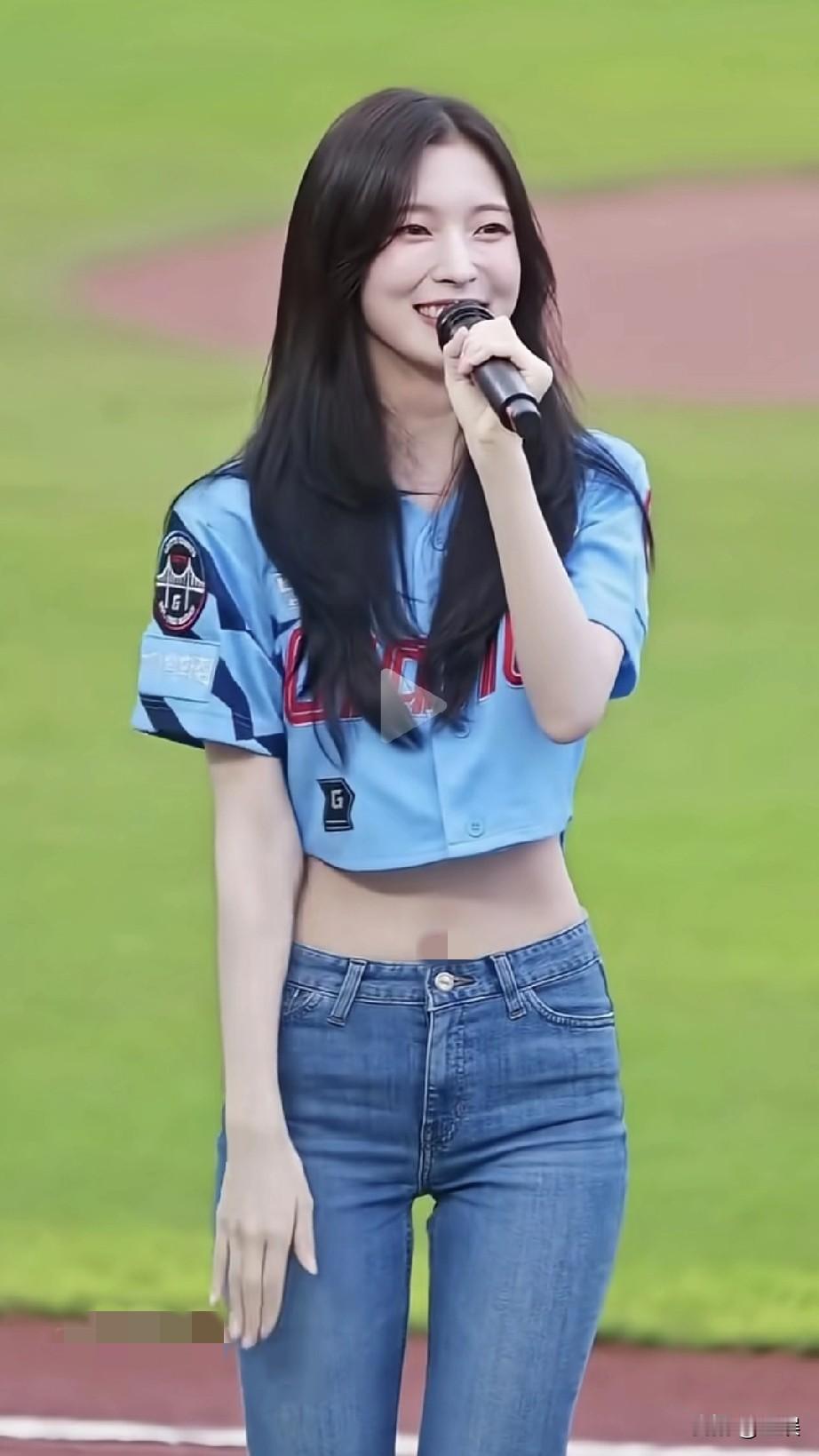 崔乂园牛仔裤