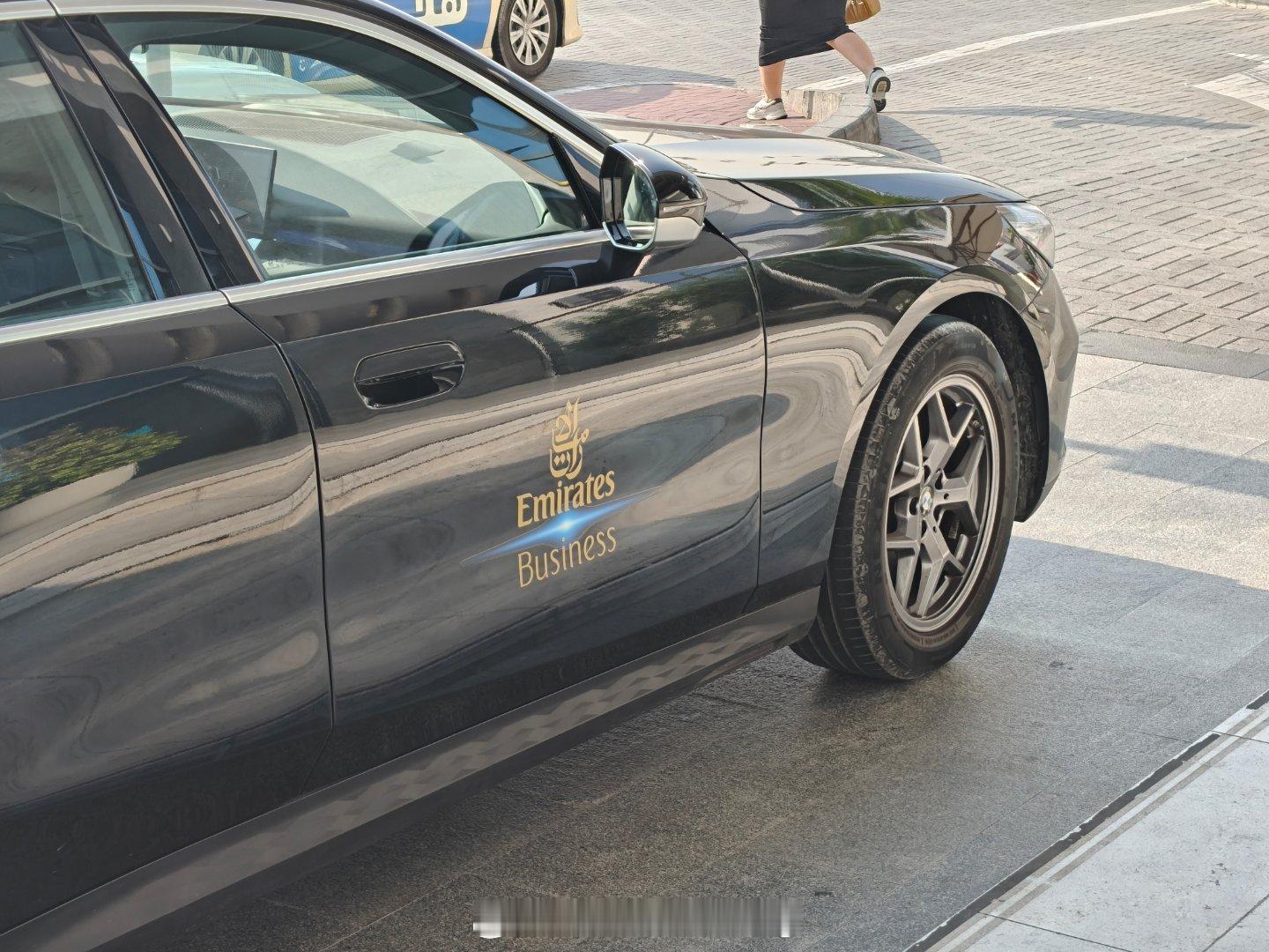 阿联酋航空商务舱的送机车型：G61 520i Touring 208马力330牛