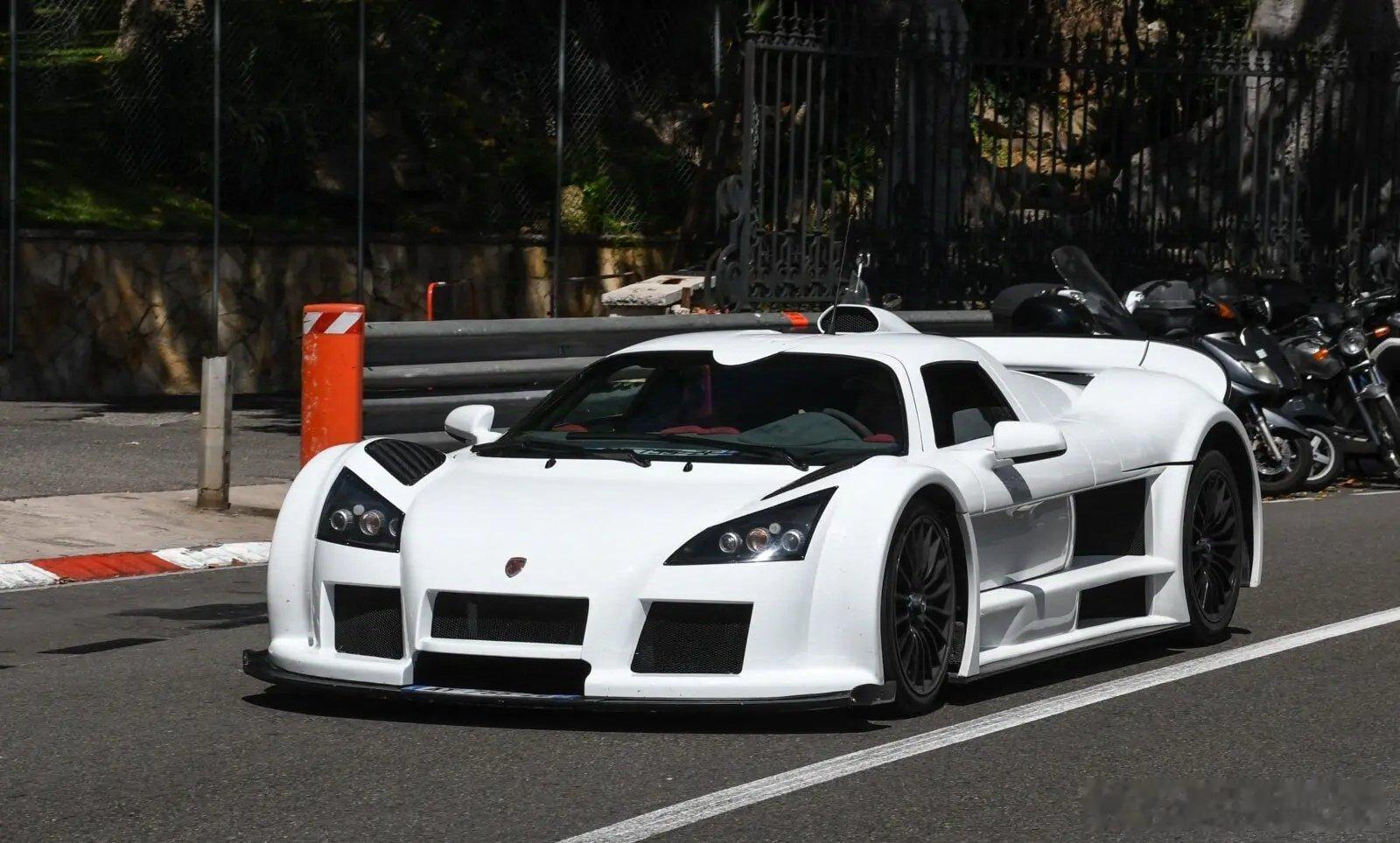 稀有罕见的 Gumpert 阿波罗 S 现身街头 ​​​