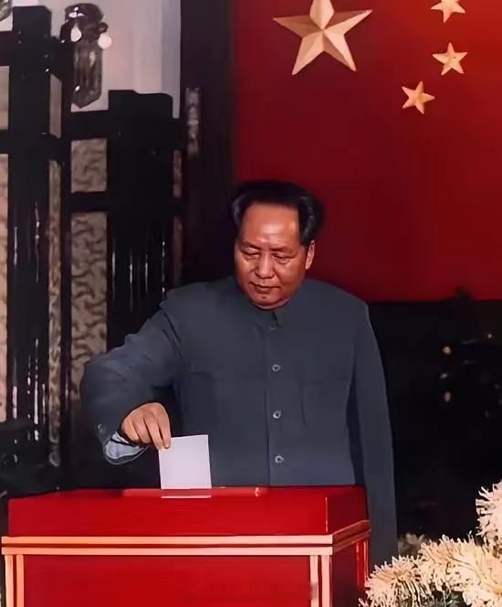 【毛主席语录】“我们共产党人好比种子，人民好比土地。我们到了一个地方，就要同那里