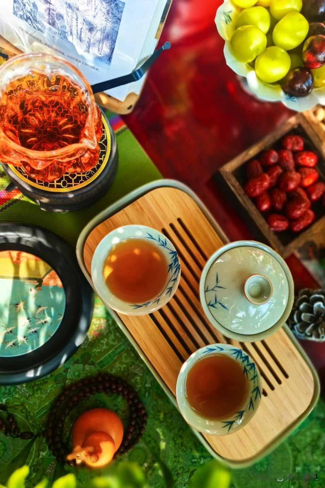 非常精辟的一段话，他说：“遇到猪，请不要跟它谈理想，因为它关心的是饲料。遇到狗，