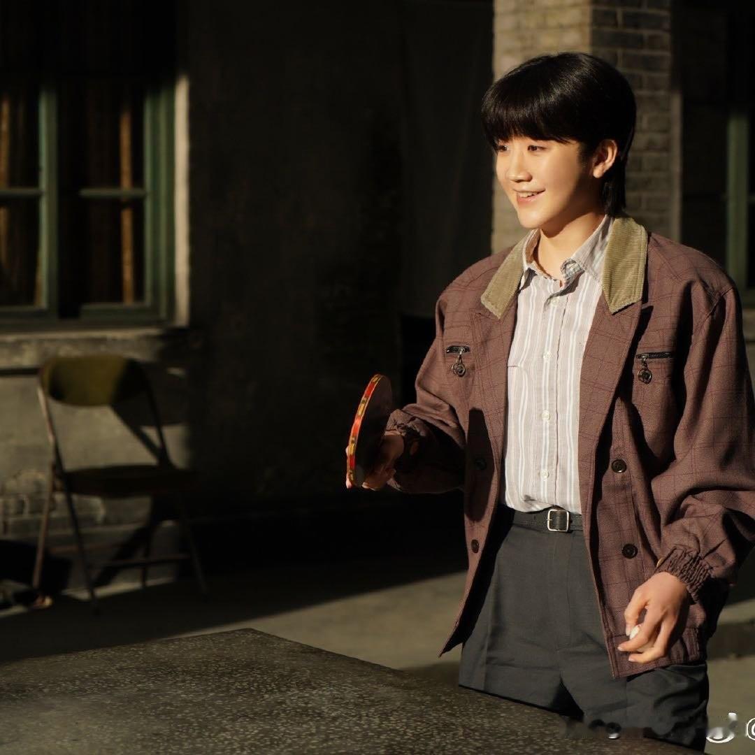 陈梦探班黄晓明变客串 菜刀打球爆火藏成长真理
 
奥运冠军陈梦探班表哥黄晓明，没