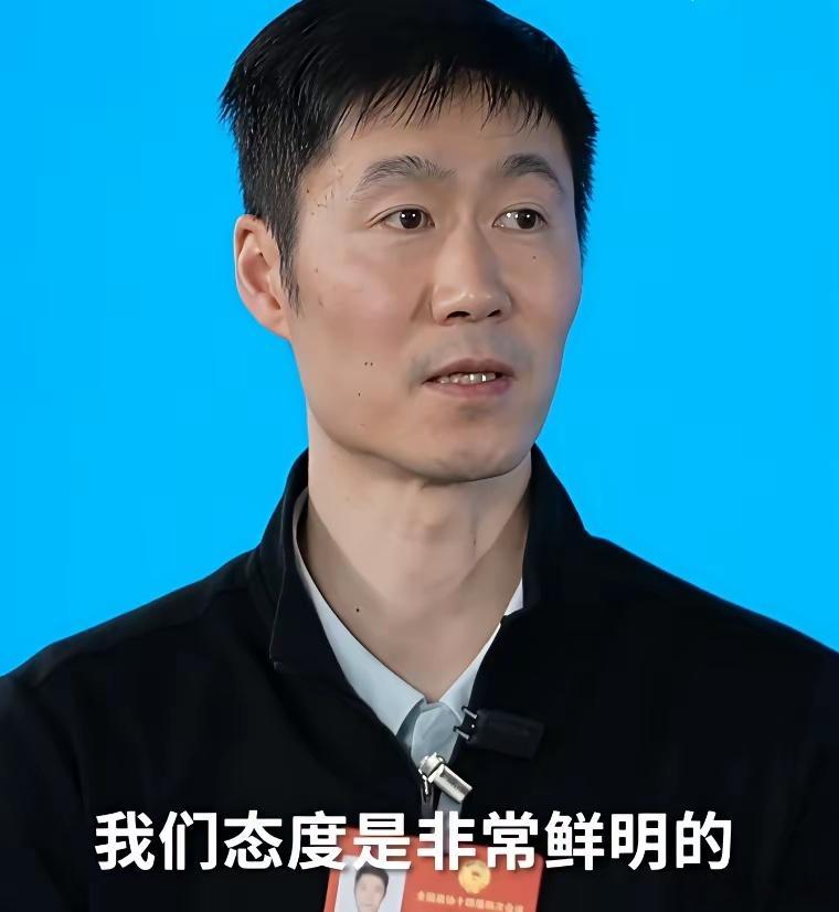 中国大满贯：王励勤为何破格提拔15岁的姜依依？你看国乒参赛名单就明白了！这次女队