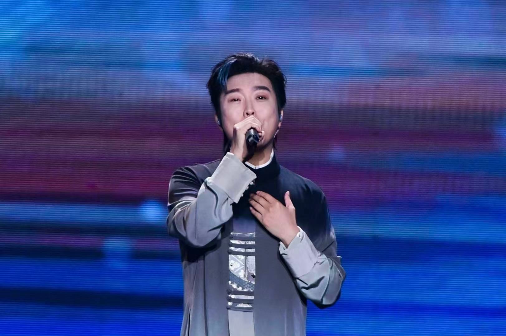 内娱明星主播合作舞台上新了内娱戏腔还得看李玉刚戏腔这块子别的不服我就服李玉刚！华