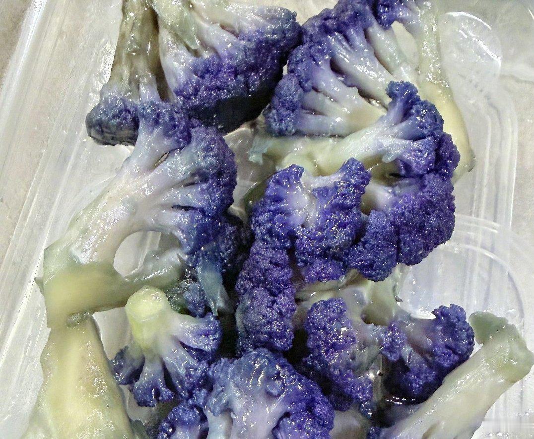 看关晓彤吃才知道有紫色西蓝花才知道有紫色的西蓝花，不知道吃起来怎么样