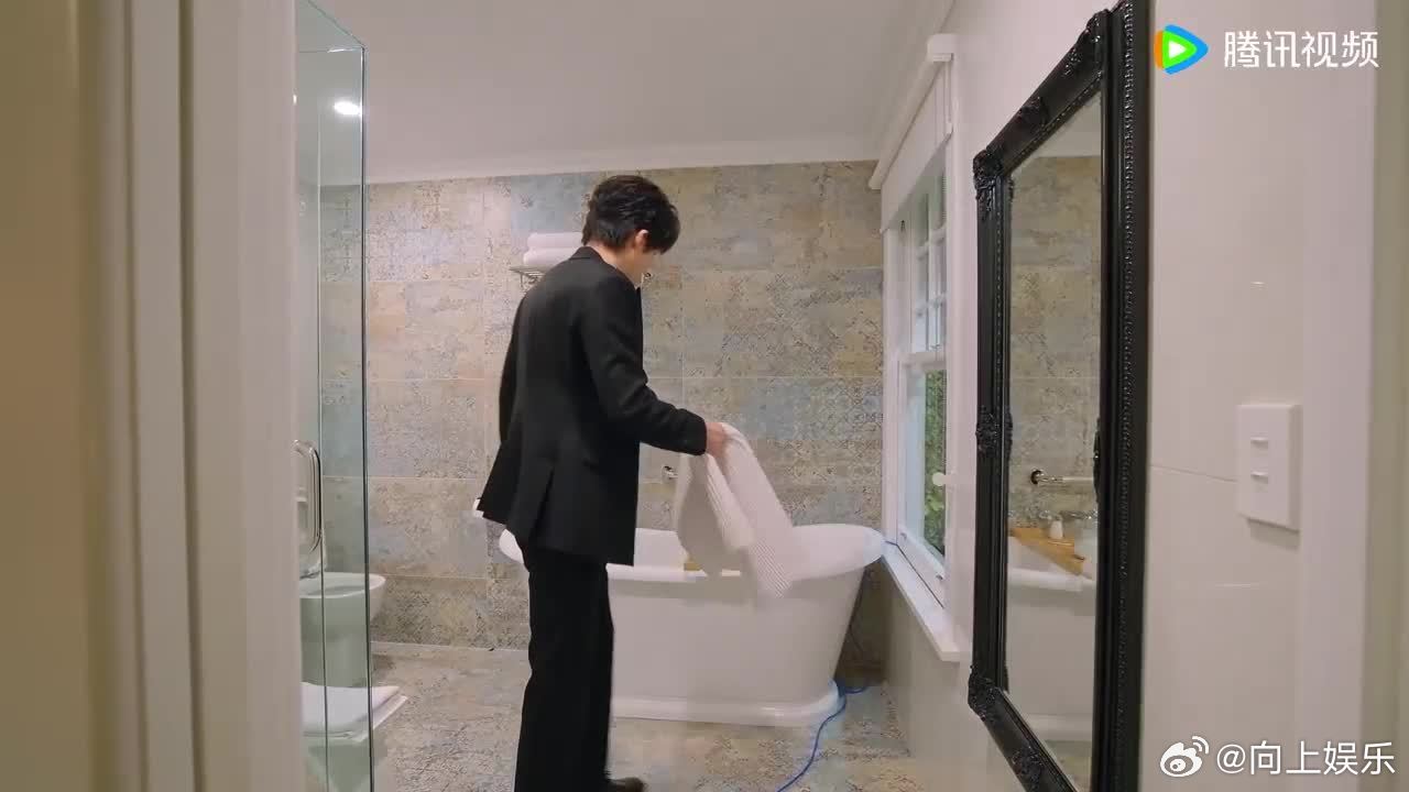刘宇宁易受惊吓体质刘宇宁苍蝇吓完蝈蝈吓刘宇宁易受惊吓体质，刘宇宁苍蝇吓完蝈蝈吓，