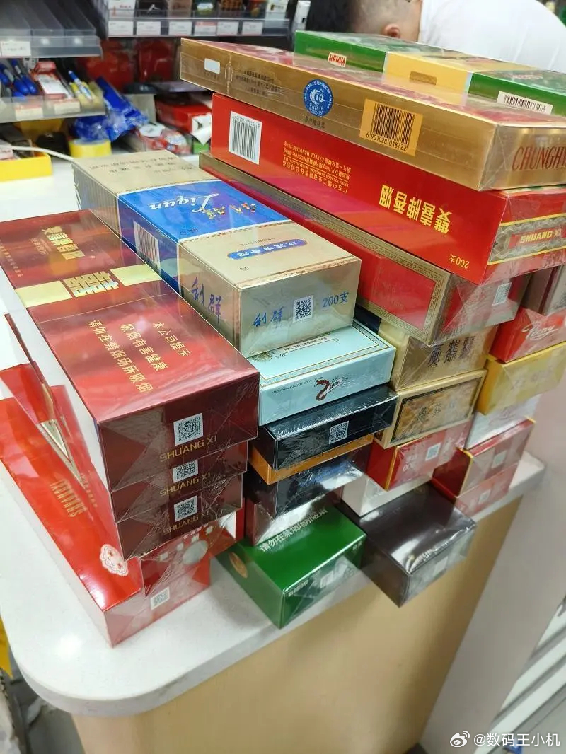 暗访10家便利店10家都卖假烟便利店本来利润就低，但是假烟利润高呀，所以买烟还得