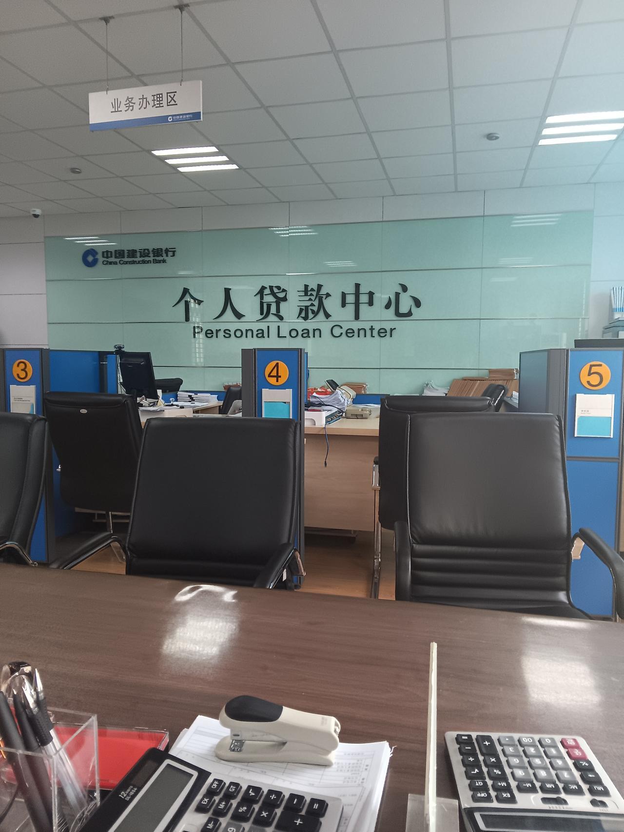 男人觉醒多赚钱自己花挺可行的。以前男人挣钱基本都奉献给家庭，买房、给彩礼、养家，