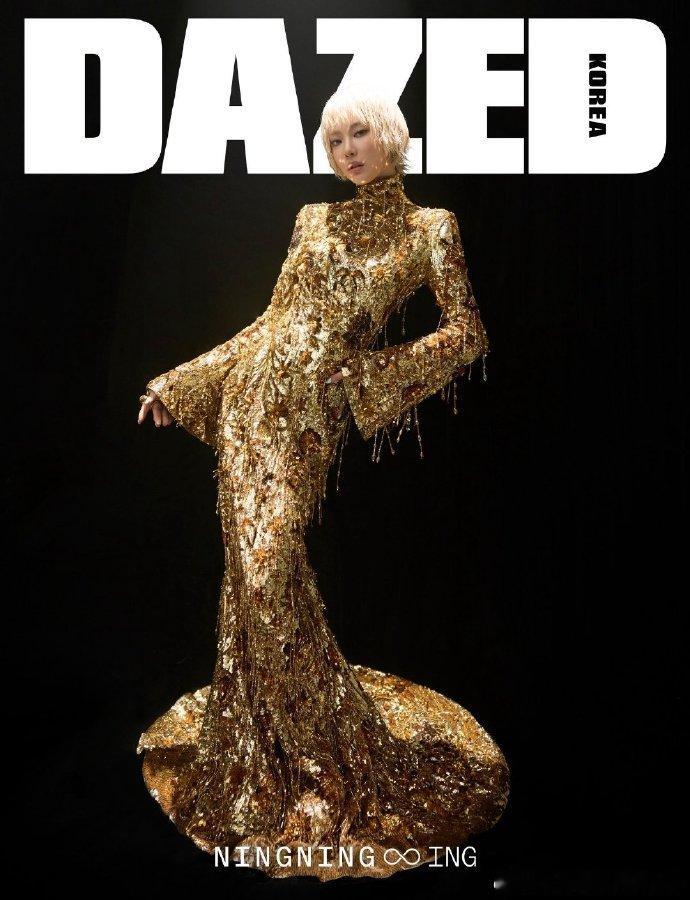 宁艺卓金色短发宁艺卓鎏金裙登上 DAZED KOREA 三月刊封面的宁艺卓，短发