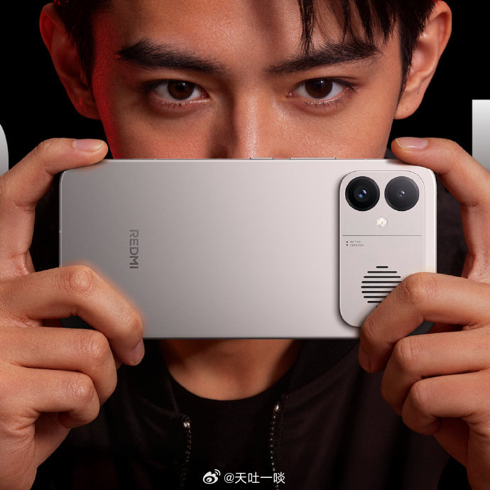 REDMI K90 Max太空银真机高清渲染图放出，中框是铝合金的，风扇出口整合