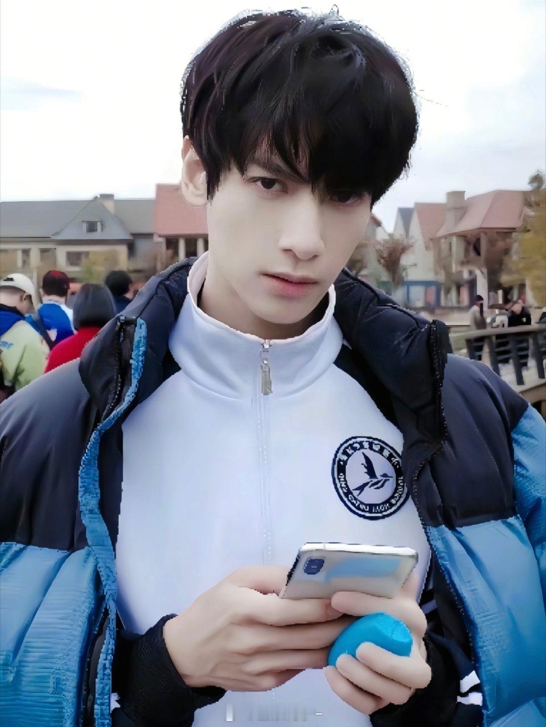 爱人的眼睛是第八大洋罗云熙