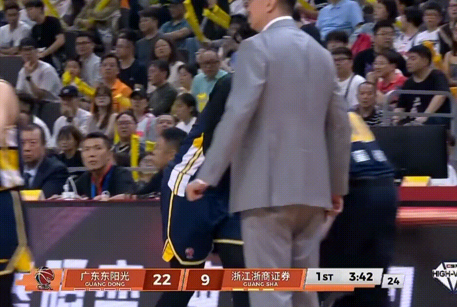 好消息第一节广东男篮28-21领先浙江广厦男篮。
首节广东队命中4记三分球，四名